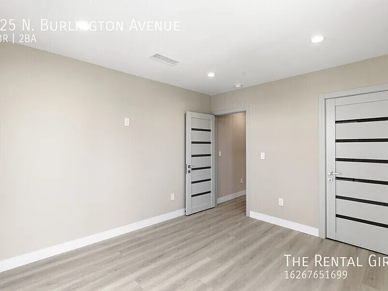 225 N Burlington Ave — Photo 17