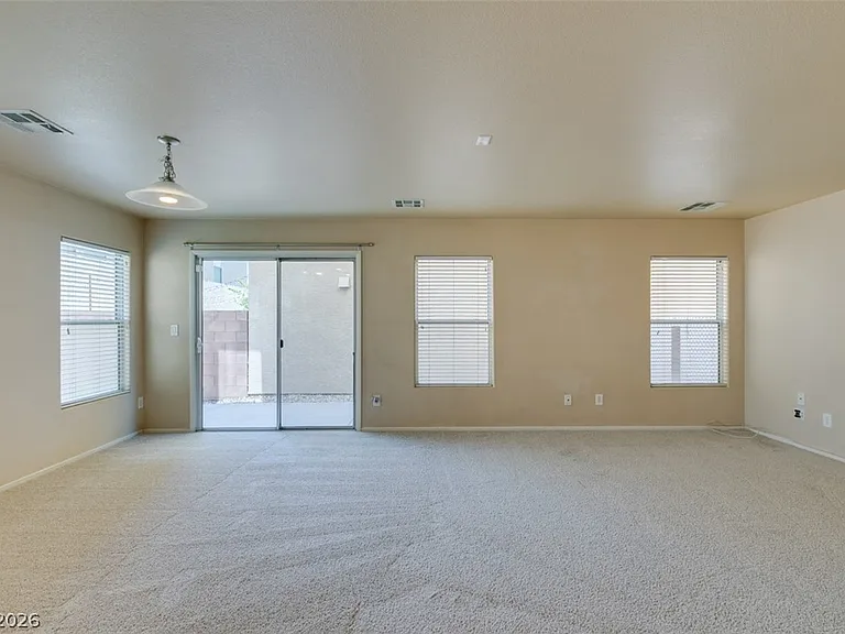 186 Gilliflower Ave #0 — Photo 14