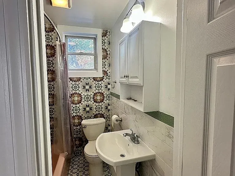 340 2nd St #2 — Photo 3