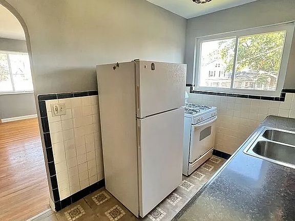 5th image of 2563 Marsh Ave APT 4