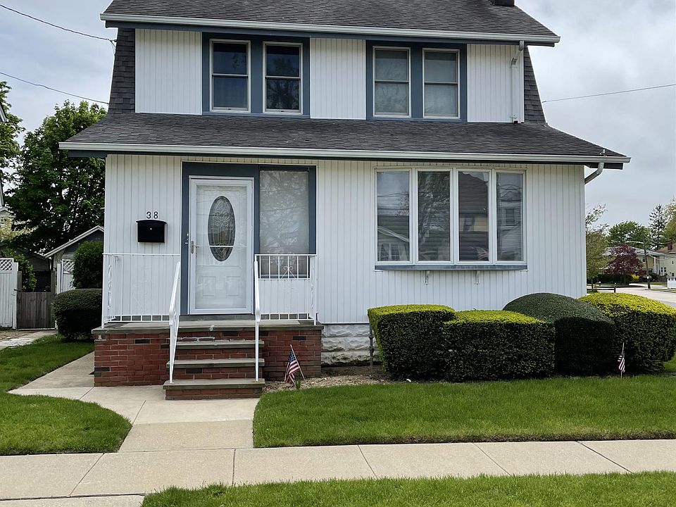 1st image of 38 Windsor Pl Floor 2