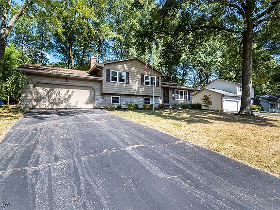 3rd image of 1446 Turnberry Dr