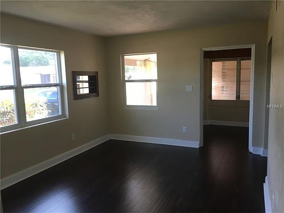 5th image of 41 Narcissus Dr