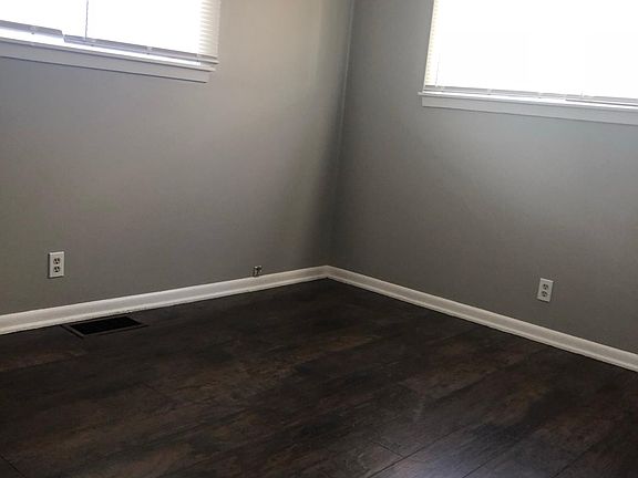 4th image of 720 Woodlawn Ave