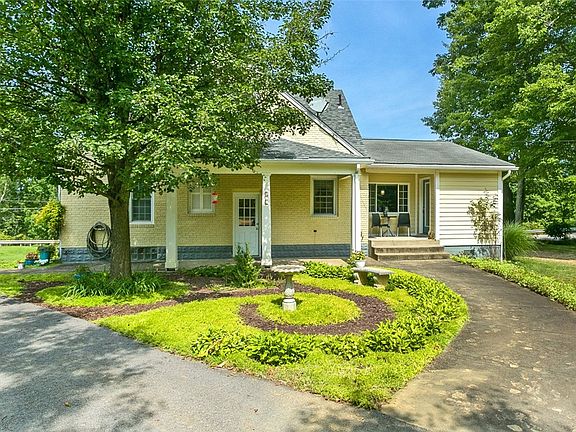 2nd image of 155 Mill St