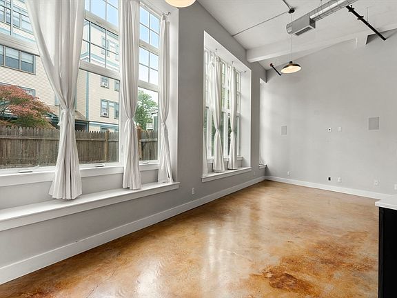 4th image of 1861 Dorchester Ave #5