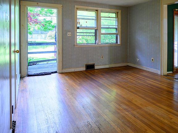 3rd image of 79 Plymouth St