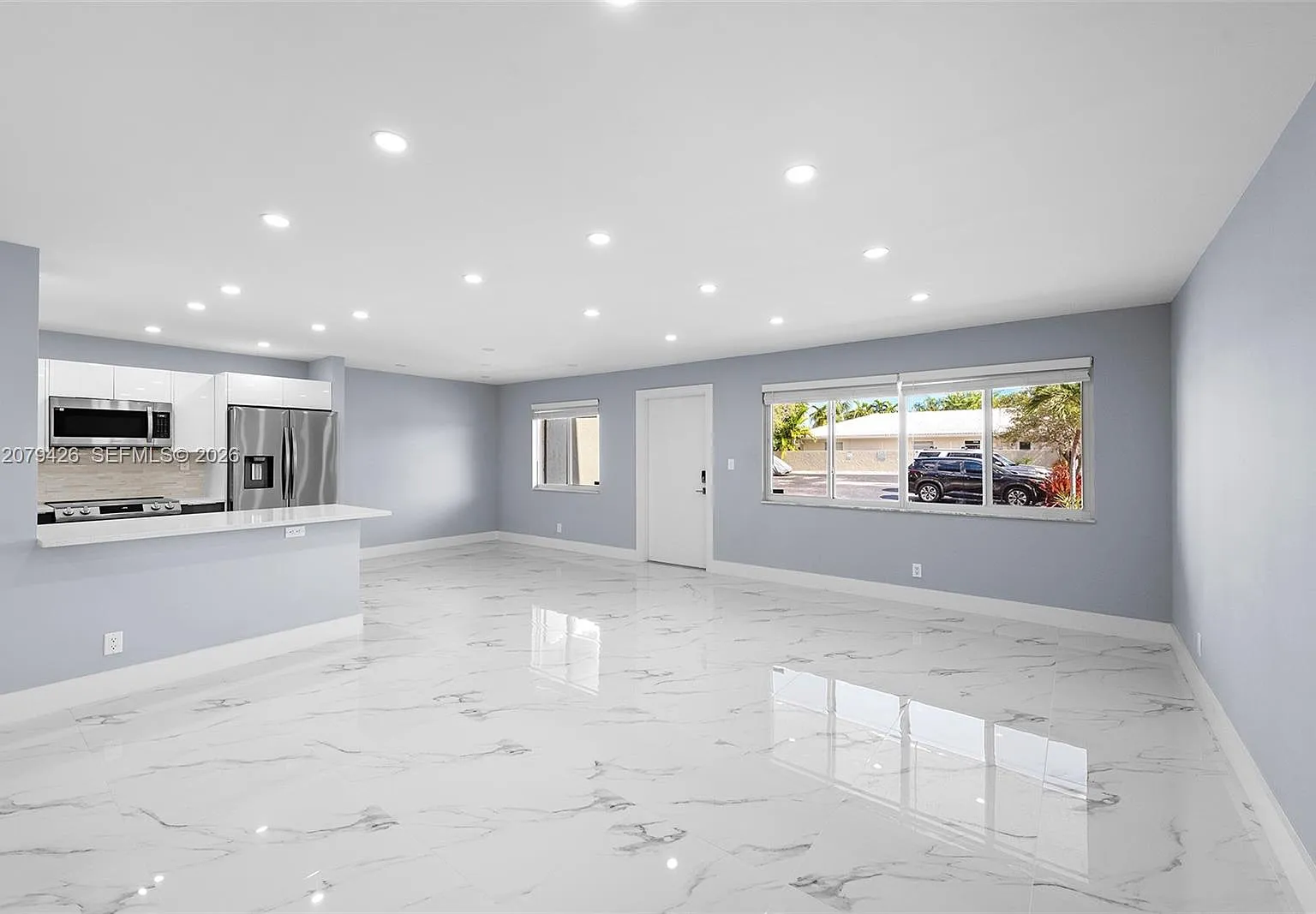 Coral Point Condominium — Photo 3