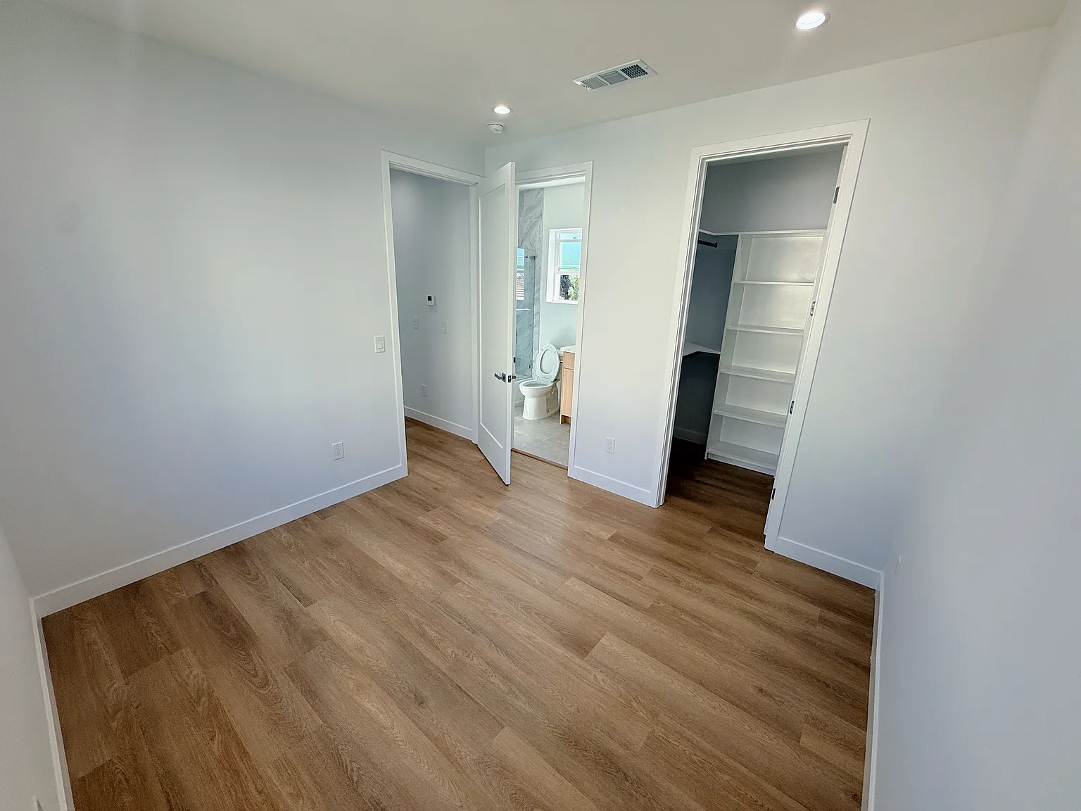 3 bed, 2.5 bath, 1000 sqft, $4,000 — Photo 4
