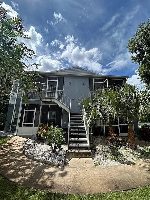 208 Northlake Dr #208