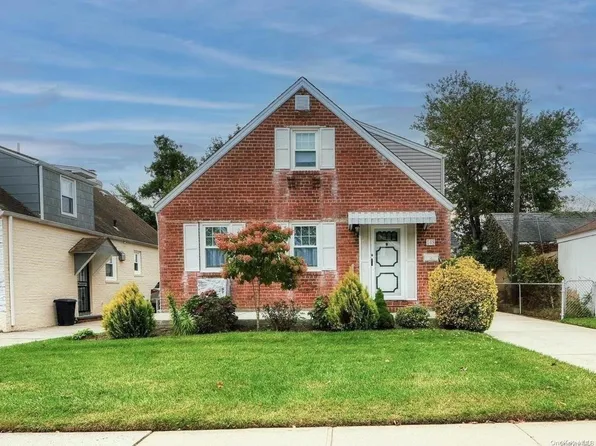 148 Roberta Street, Valley Stream, NY 11580