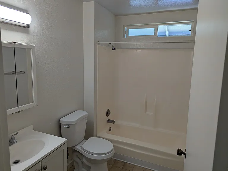 877 Sonoma Ave #18 — Photo 7