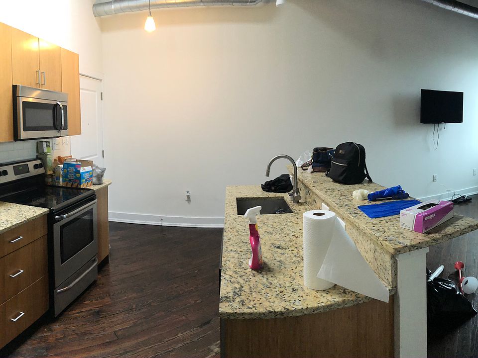 1st image of 208 E Leigh St APT 6