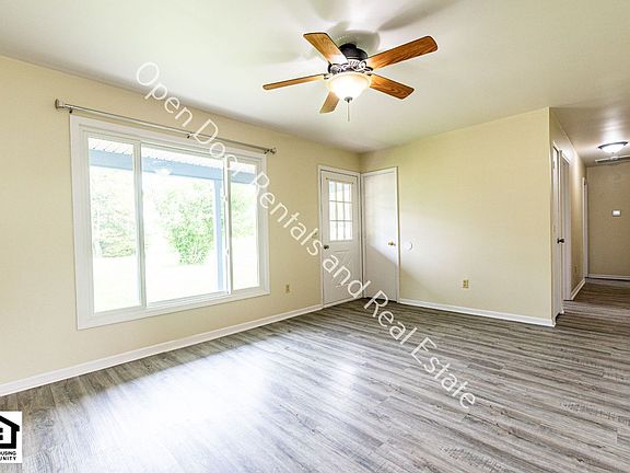 3rd image of 1506 S Dowling St