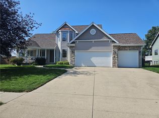 1110 Falcon Dr SE, Altoona, IA 50009