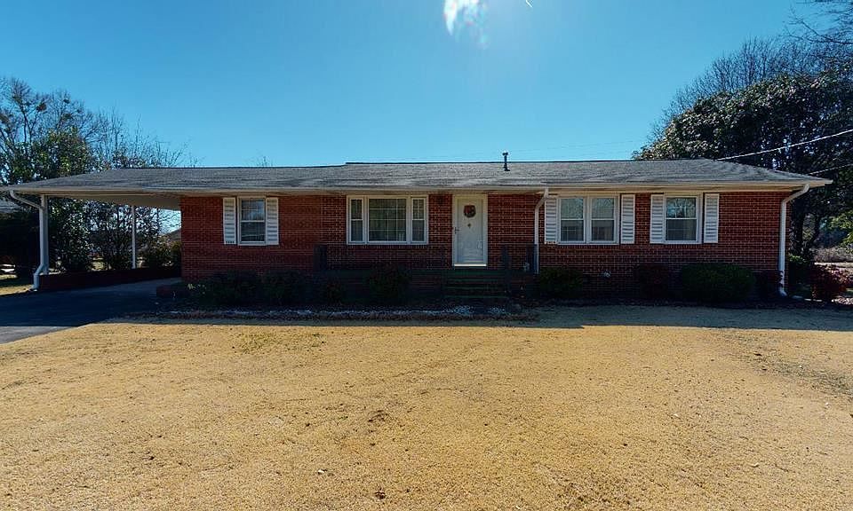 1st image of 2606 Hill Dr