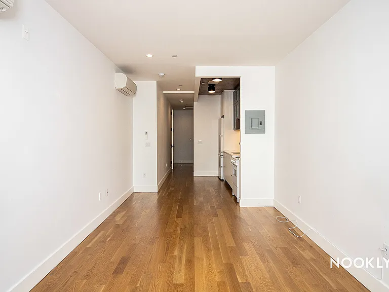 195 Sullivan Pl #3R — Photo 2