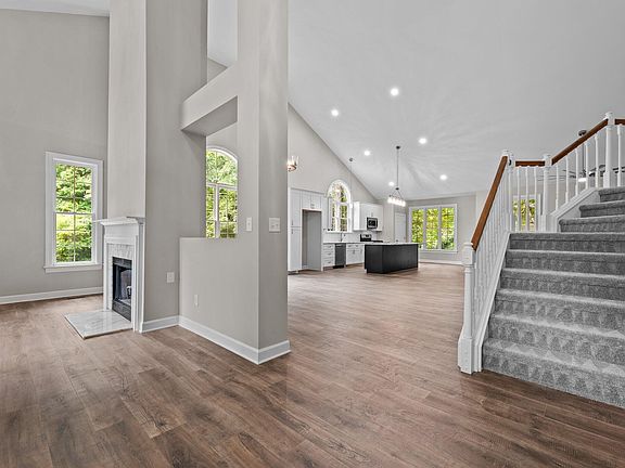 5th image of 200 Oakmont Ct