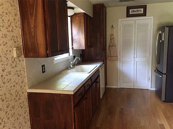 3rd image of 3515 Leighton Dr