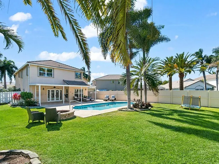 6779 Barrier Reef St — Photo 2