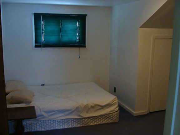 4th image of 824 1/2 W Main St APT A
