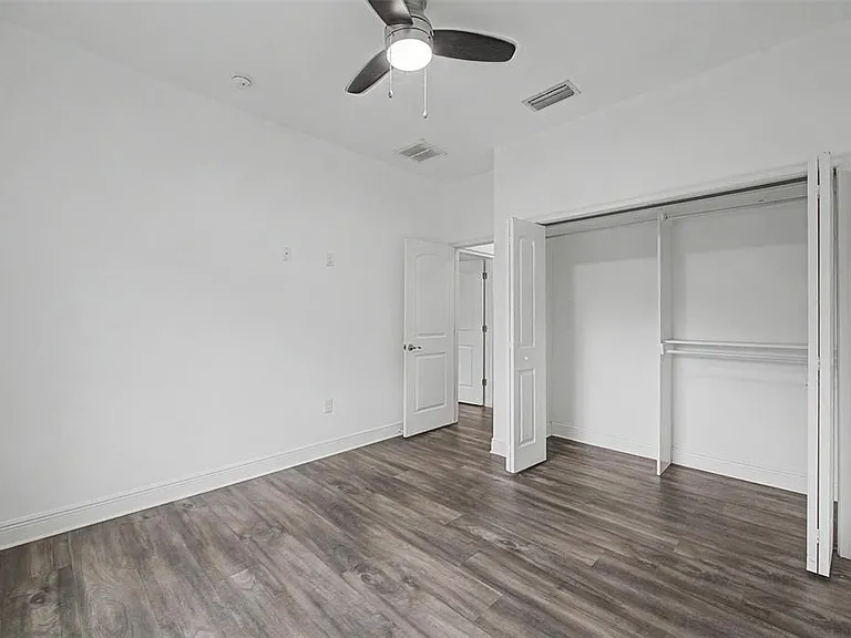606 Royal Crest Dr — Photo 29