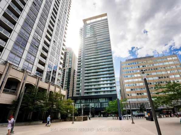 770 Bay St Unit 709, Toronto, ON M5G 0A6