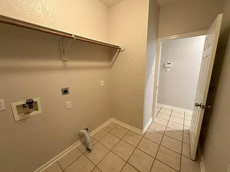 7203 Welshwood Ln — Photo 32