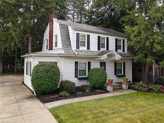 3rd image of 485 Avalon Ave
