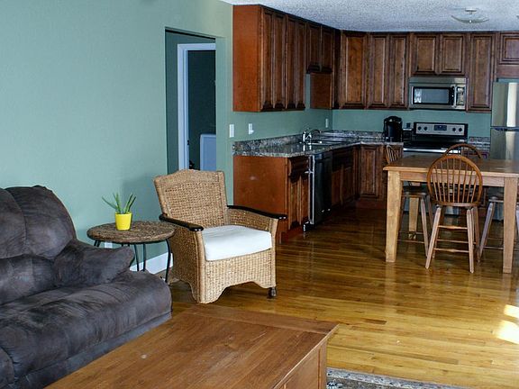 3rd image of 2705 Jefferson Ave
