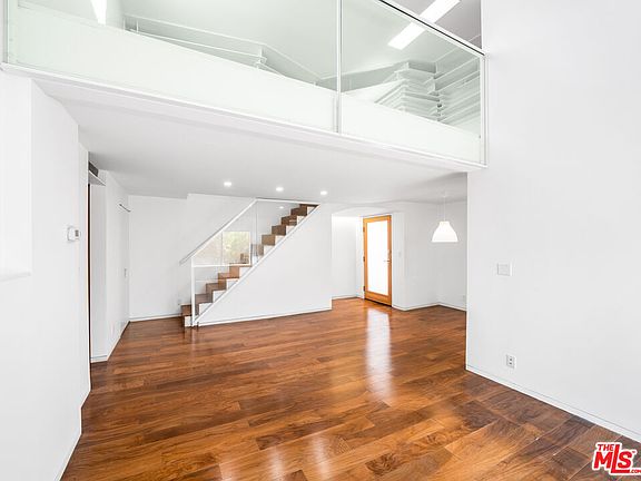 3rd image of 1827 Greenfield Ave APT 208