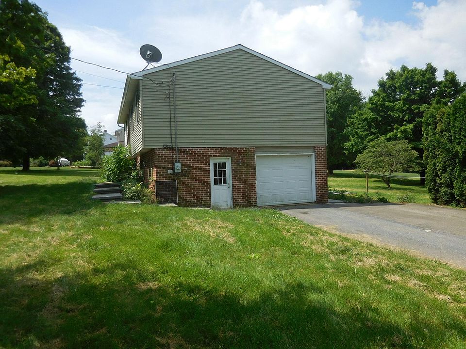 2nd image of 1575 Slate Hill Rd