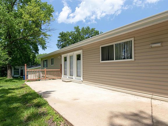 3rd image of 1013 Orchard Lakes Dr