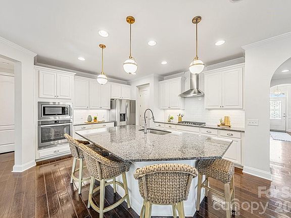 5th image of 8336 Bramfield Dr