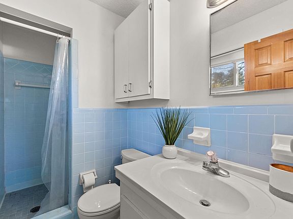 5th image of 33 McGovern Dr