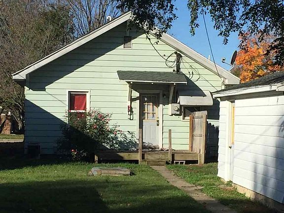 2nd image of 1725 Blaine Ave