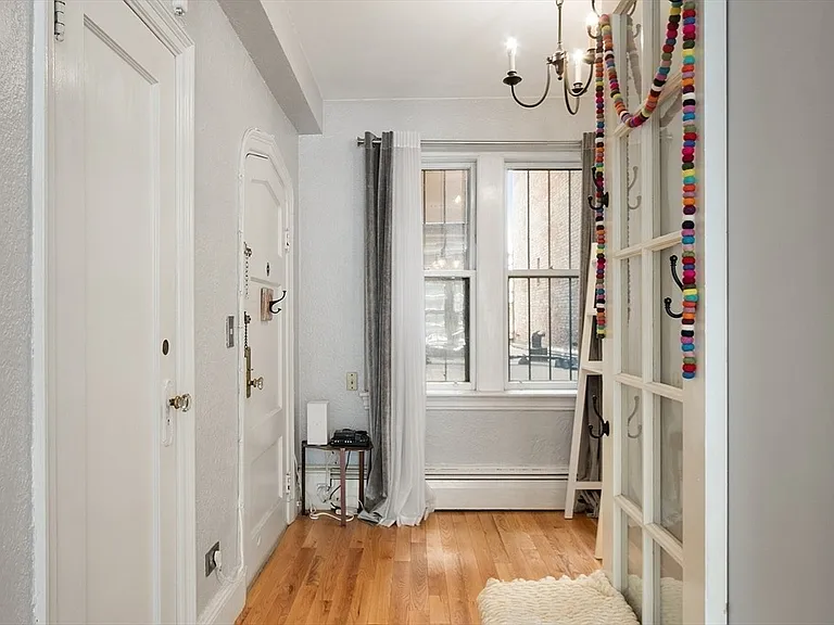 250 Beacon St #1B — Photo 18