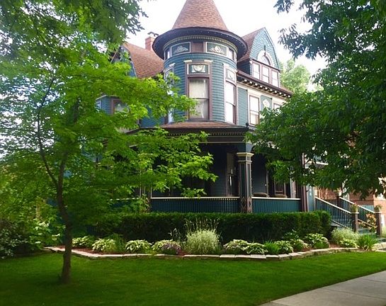 2nd image of 905 Elgin Ave