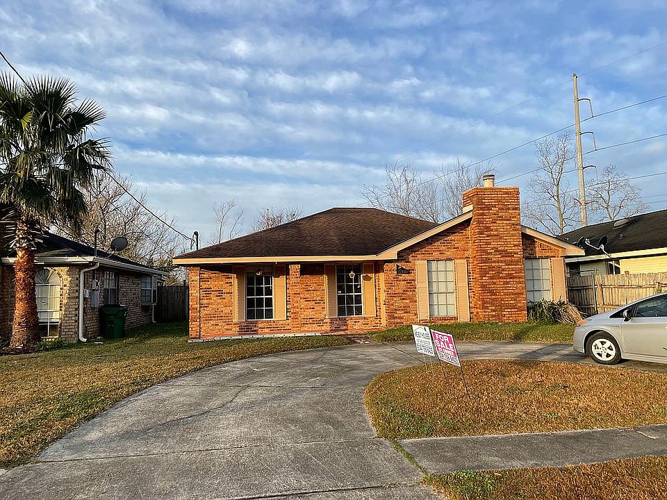 1st image of 264 Riverview Dr