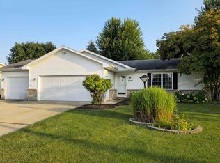 W5981 Woodsedge Ct, Appleton, WI 54915