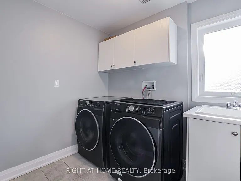 70 Westlake Cres — Photo 22