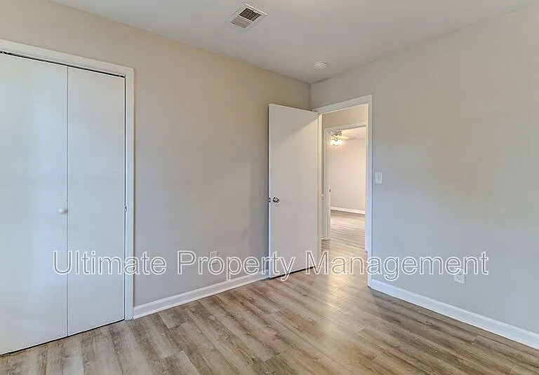 5038 Shelley Dr — Photo 13