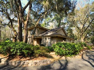 1 Beachwood Dr, Hilton Head Island, SC 29928