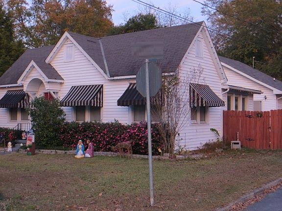 3rd image of 912 Elm St
