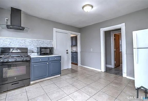 5th image of 168 Lloyd St #3