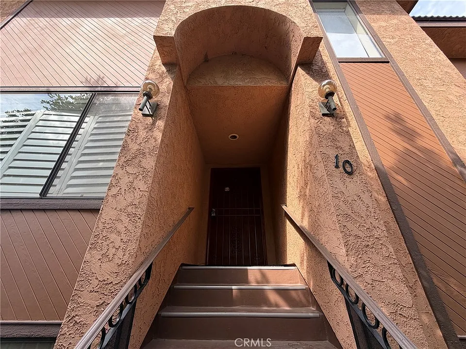 816 W Naomi Ave