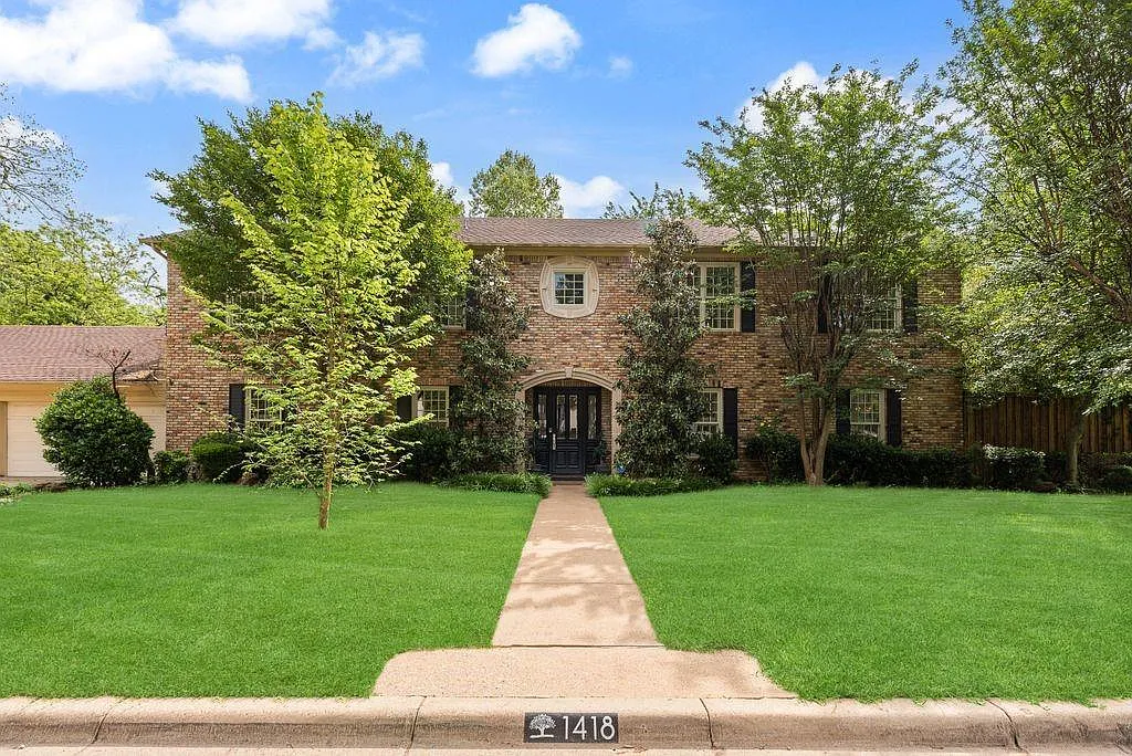 4 bed, 5.5 bath, 3824 sqft, $9,900 — Photo 1