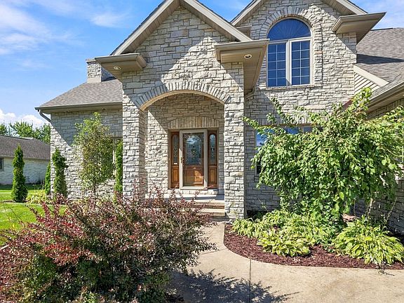 4th image of 5044 Redbud Ct
