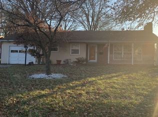 6120 Midway Cir, Belleville, IL