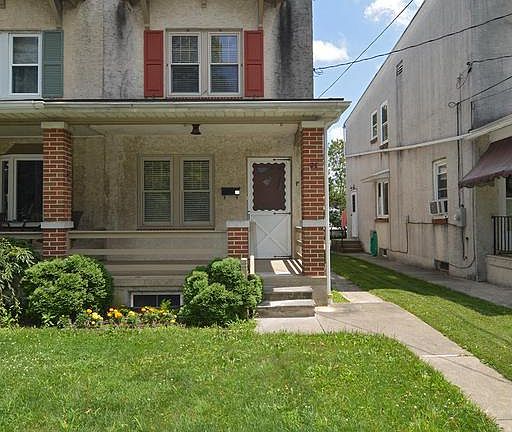 3rd image of 28 W Vine St